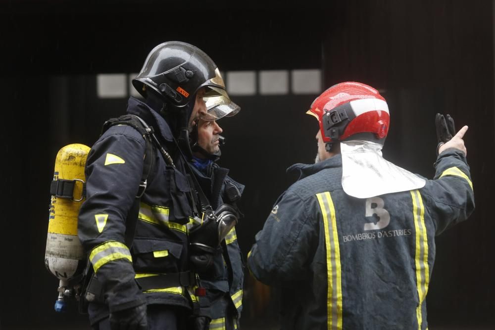 Incendio en un garaje de la calle Doctor Marañón de Avilés