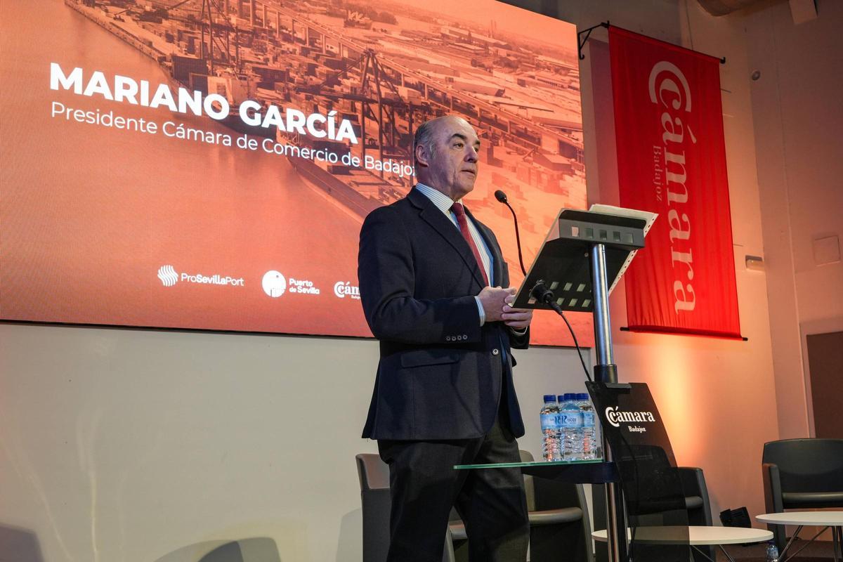 El presidente de la Cámara de Comercio de Badajoz, Mariano García, durante la jornada.
