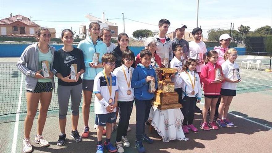 IGUALTAT Ple dels tenistes del CTC al Trofeu Adolfo Mañá
