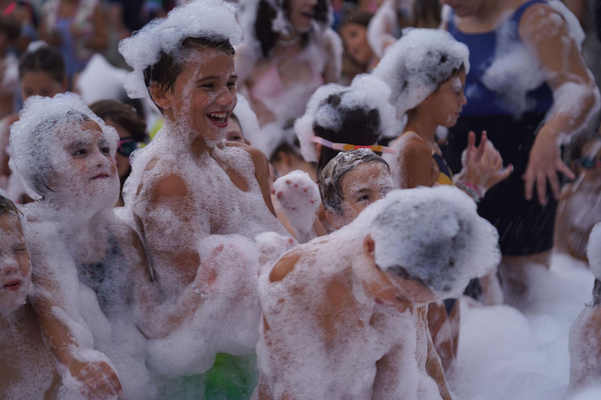 Mira aquí todas las imágenes de la fiesta de la espuma infantil en Jesús