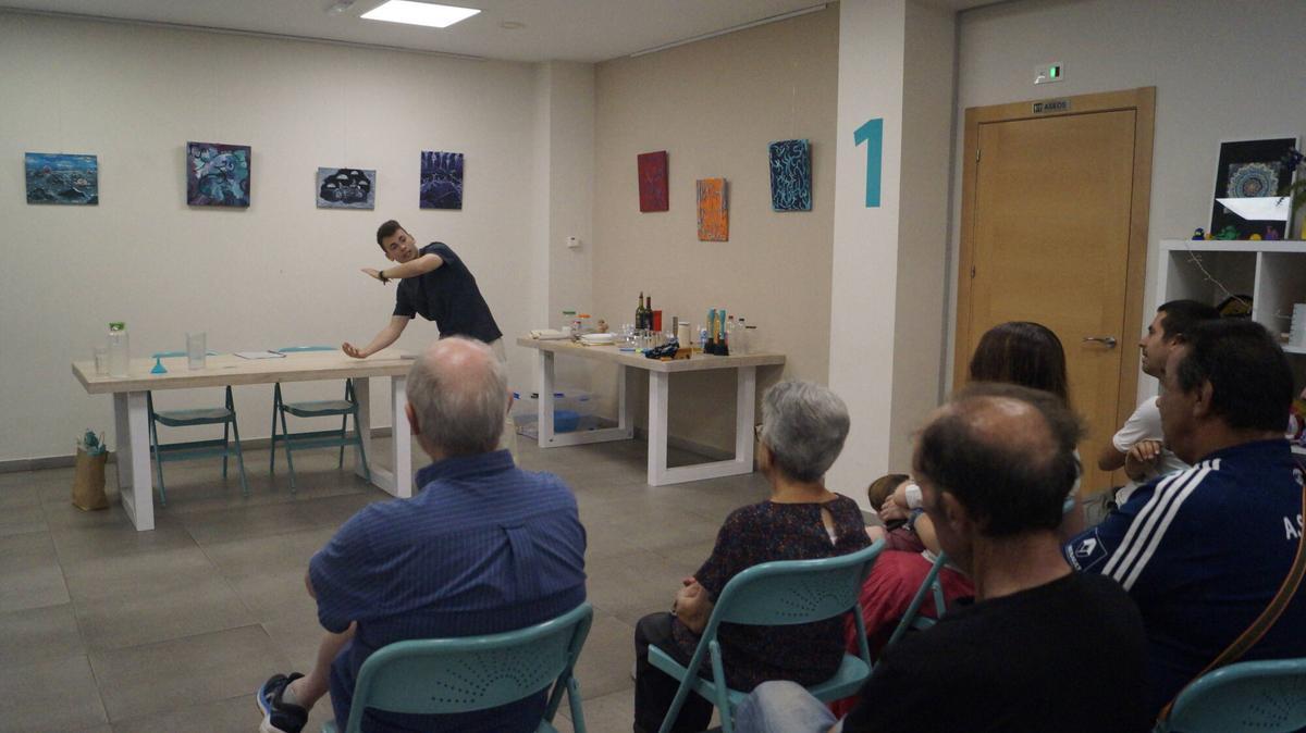 Las mejores imágenes del Taller de Fïsica y Ciencia impartido por Tomás Gestoso