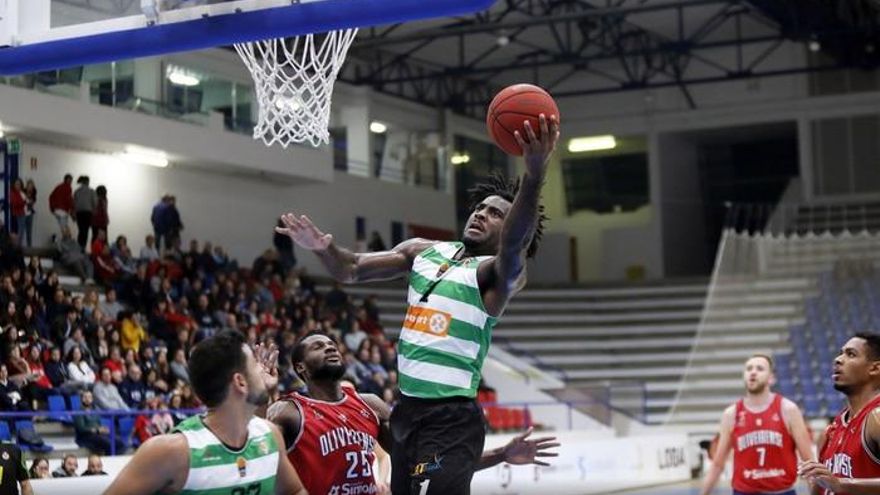 El interior DJ Foreman cierra la plantilla del Cáceres 25-26