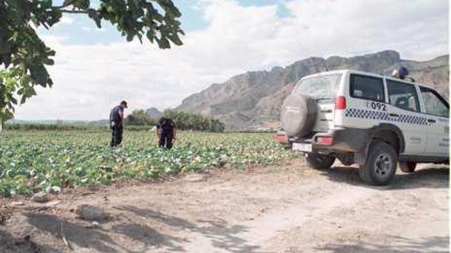 Imagen de archivo de policías locales de Orihuela en El Arenal.