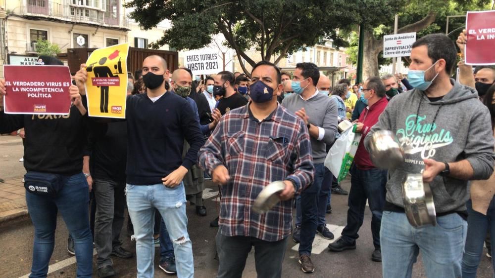 Protesta de la hostelería malagueña por las nuevas restricciones 'Sin ayudas nos arruinan"