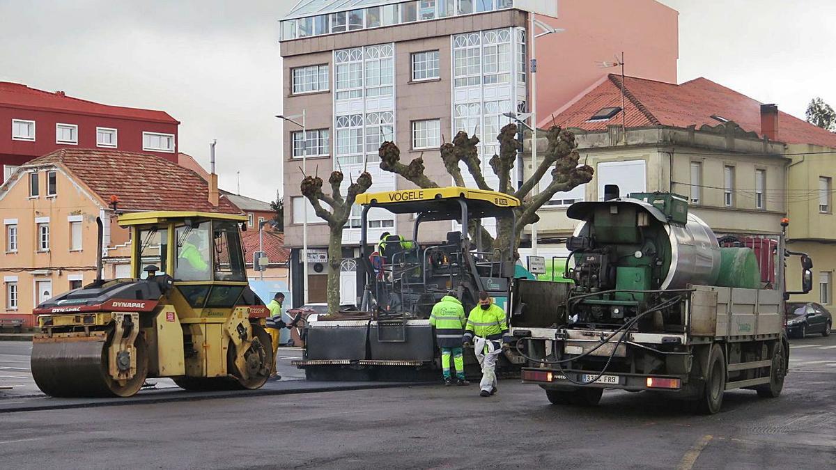 A Laracha inicia la renovación del pavimento en dos calles de Paiosaco | LA OPINIÓN