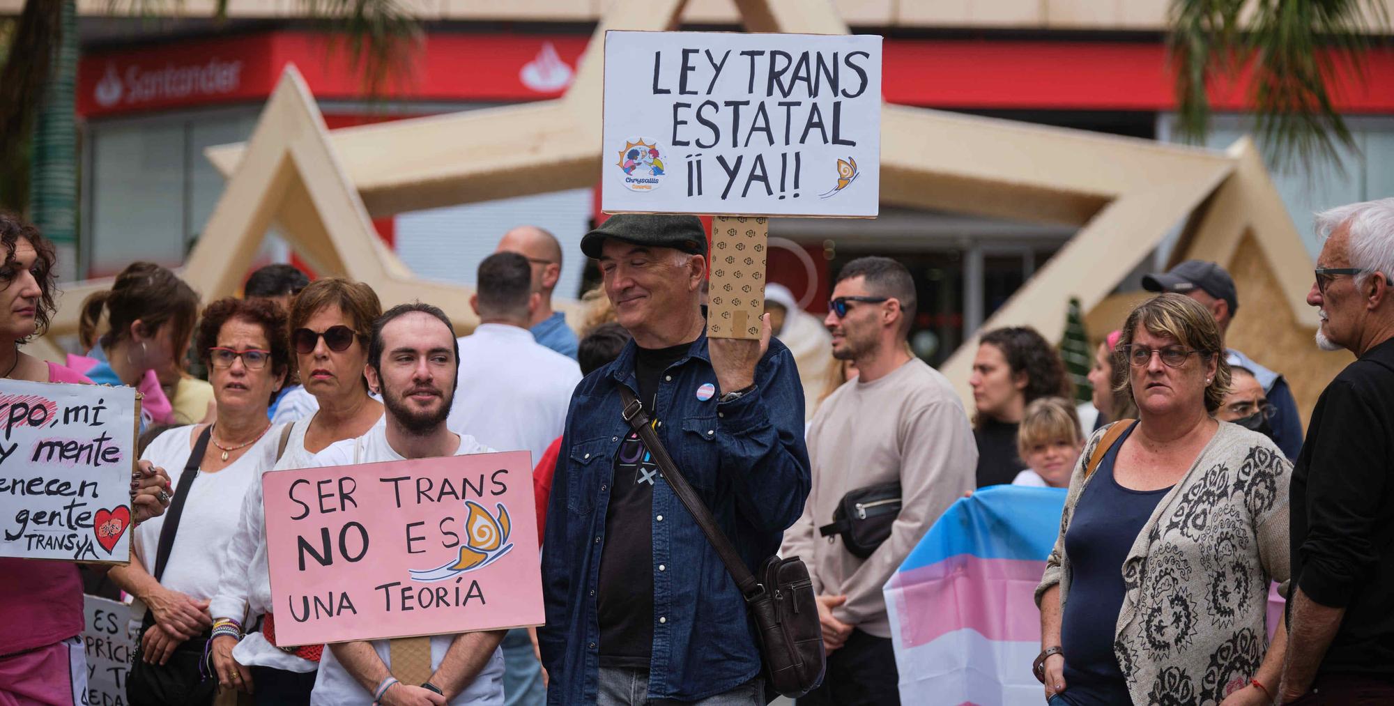 Concentración contra los recortes en las propuestas de Ley Trans en Santsa Cruz de Tenerife