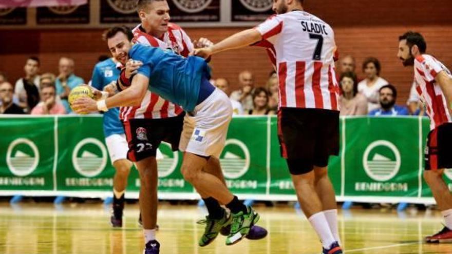 El Balonmano Benidorm, en posiciones de competición europea tras la quinta jornada