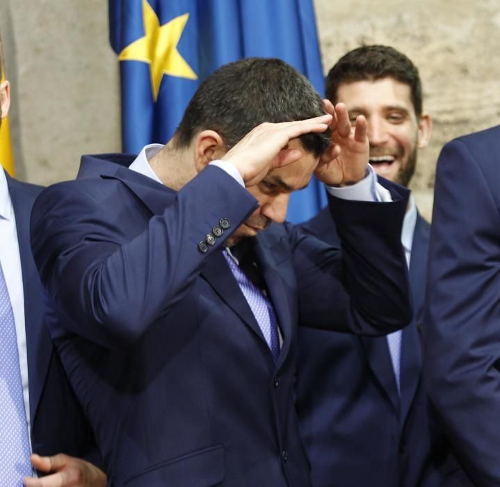 Celebración del triunfo en la Eurocup del Valencia Basket en València