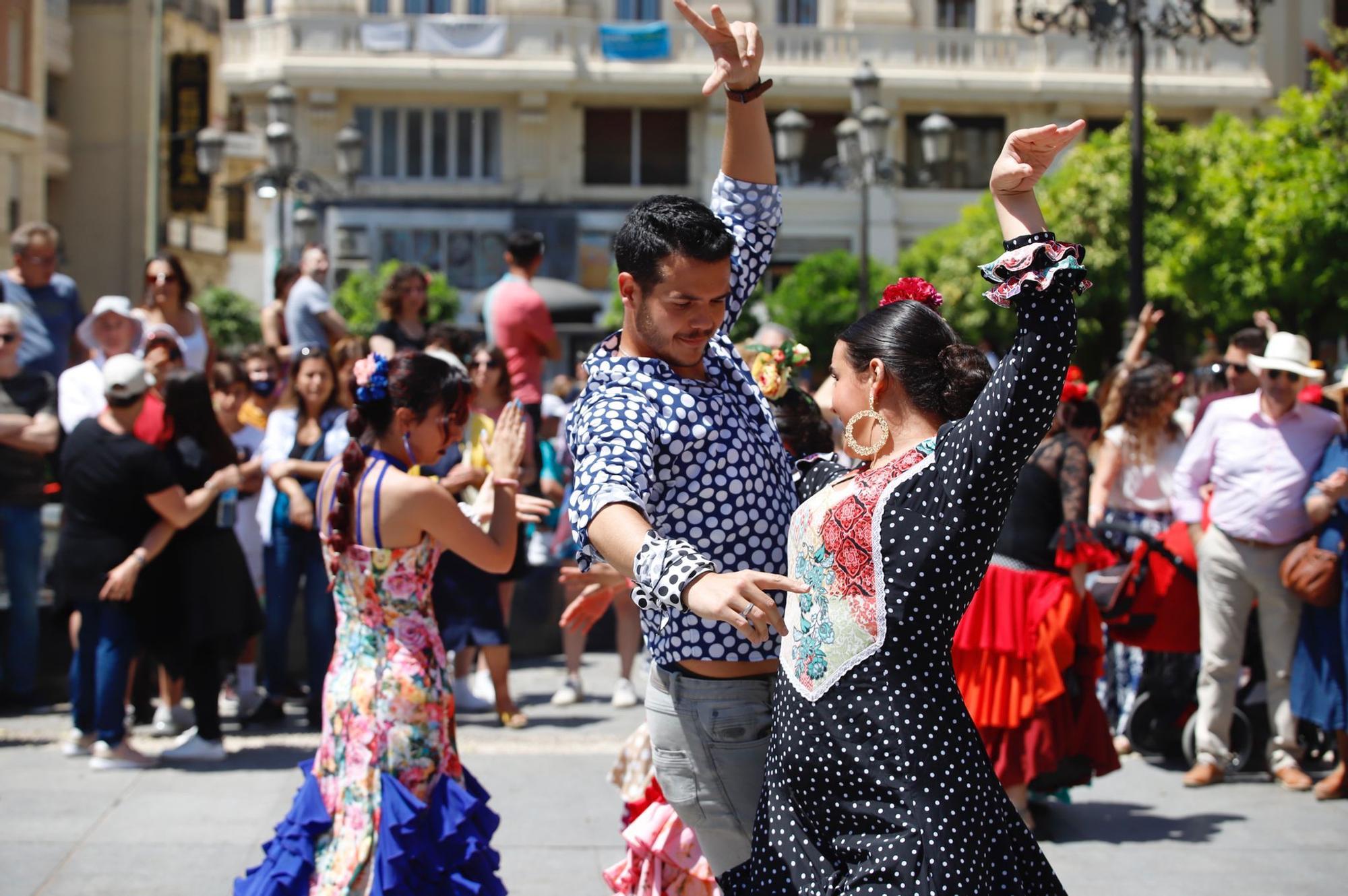 Pasacalles de las academias de baile en Córdoba