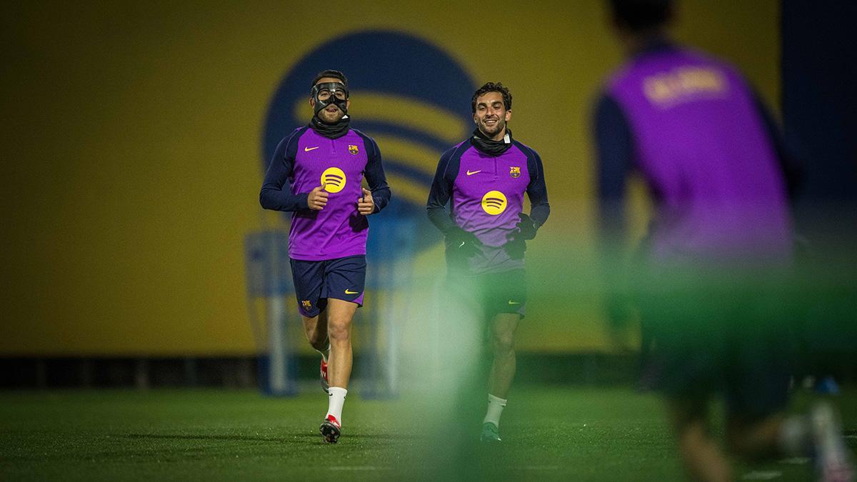 Eric Garcia y Ferran Torres durante el entreno en la Ciutat Esportiva