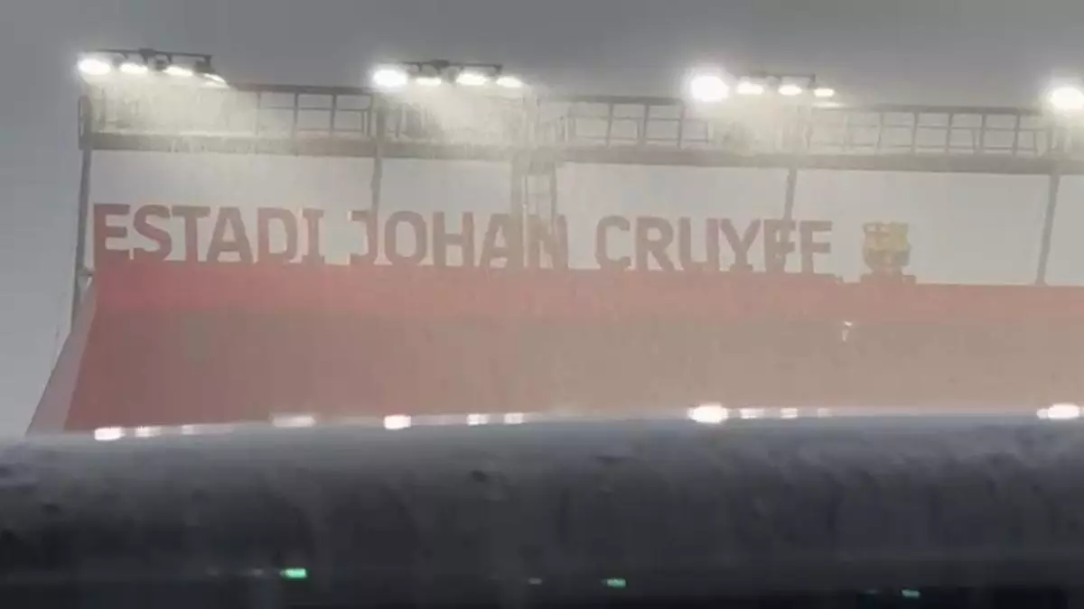 Diluvio universal sobre el Johan Cruyff justo antes del partido