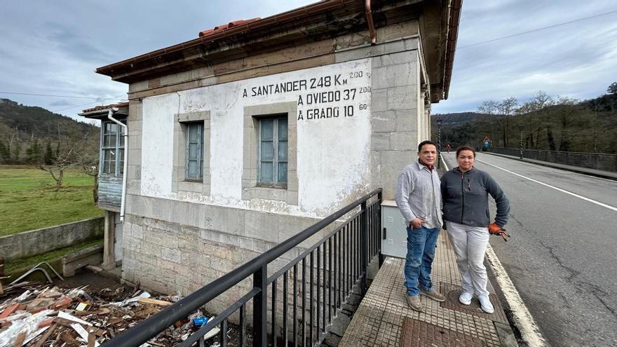 La pareja que compró la casa de postas de Cornellana (Asturias) para escapar del ruido urbano y la contaminación