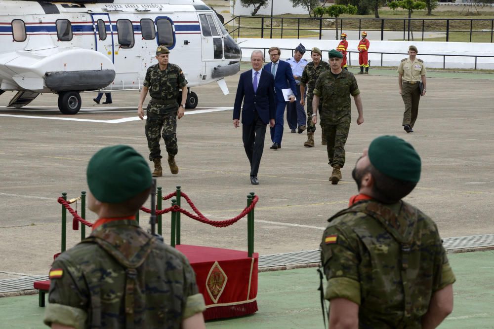 Visita del ministre de Defensa a les tropes a l'Alt Empordà