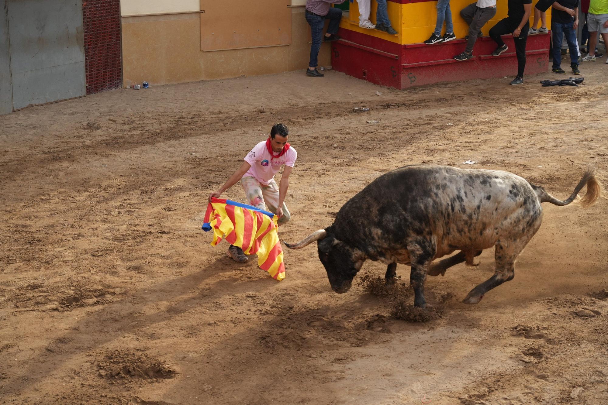 La tarde taurina del viernes de la Fira d'Onda, en imágenes