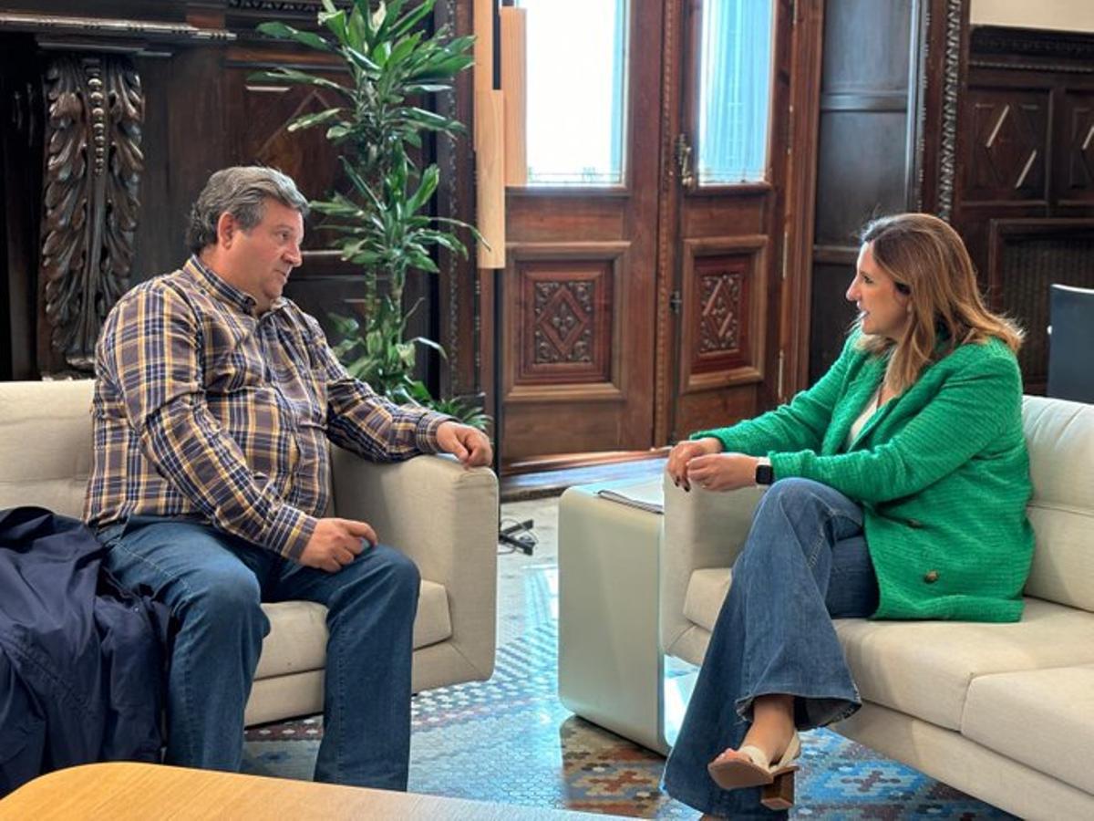 Reunión de Catalá con el alcalde pedáneo de La Punta