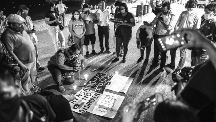 Protesta en Acapulco contra los asesinatos de periodistas.   | // EFE