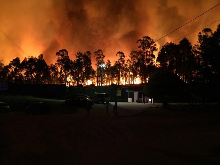 Un incendio forestal en Mondariz obliga a cortar