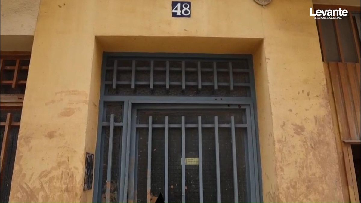 Okupan casas afectadas por la dana en Paiporta