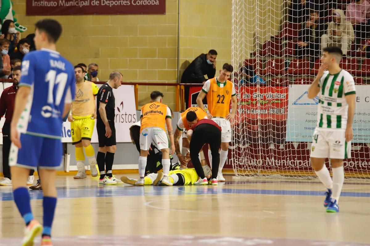 Las imágenes del derbi entre el Córdoba Futsal y el Betis en Vista Alegre