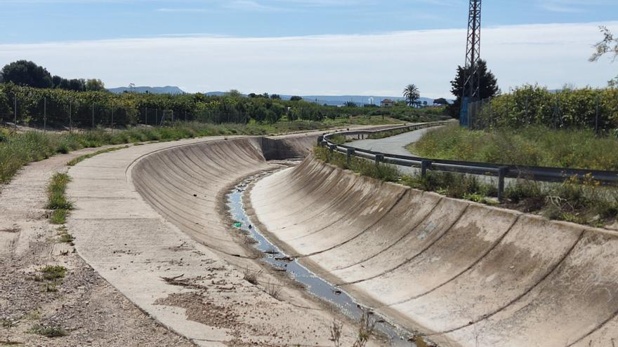 El Consell exige al Gobierno que recupere &quot;de inmediato&quot; la subvención del agua desalada tras el recorte del Tajo-Segura