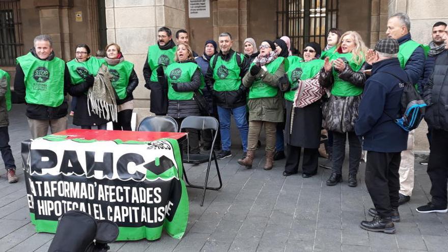 Membres de la PAHC han denunciat aquest dimarts al matí la situació davant l&#039;Ajuntament