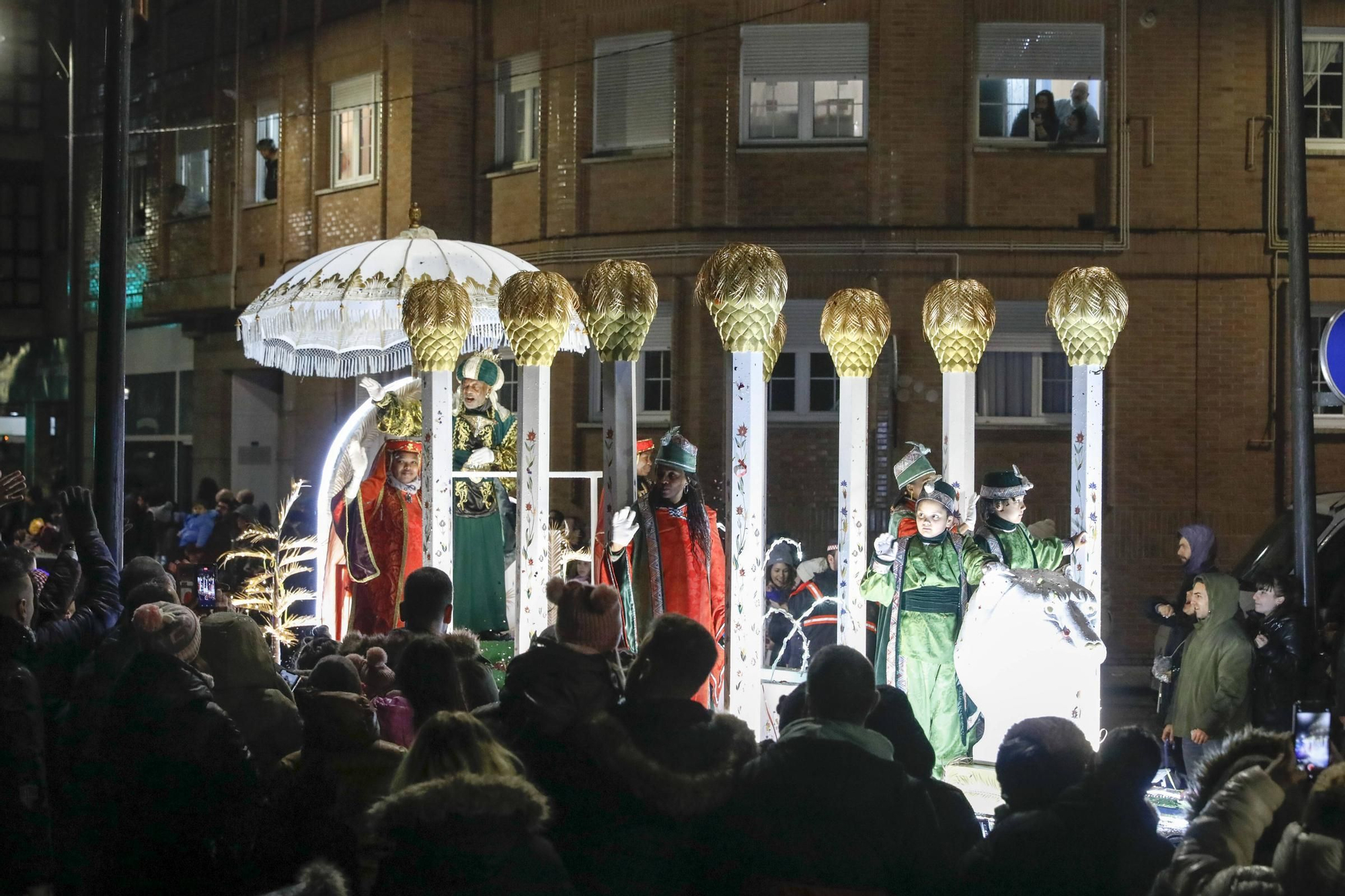 En imágenes: Así fue la cabalgata de Reyes en Gijón