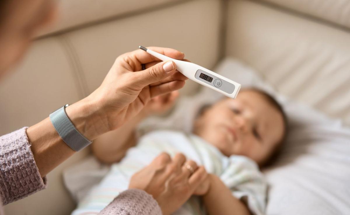 ¿Puedo irme del trabajo si mi hijo se pone enfermo? El permiso de fuerza mayor lo permite (y es retribuido).