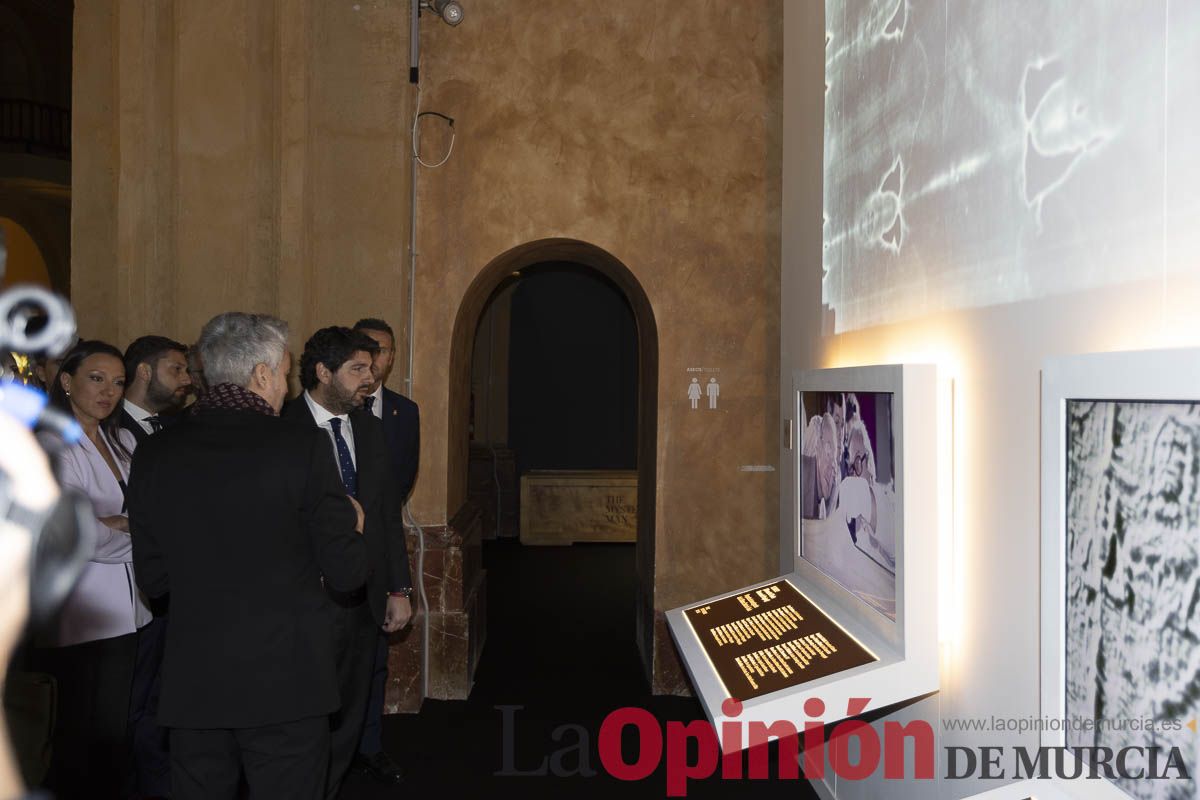 Así ha sido la inauguración de la exposición The Mystery Man en Caravaca. Descubre como es la muestra que atrae a miles de personas