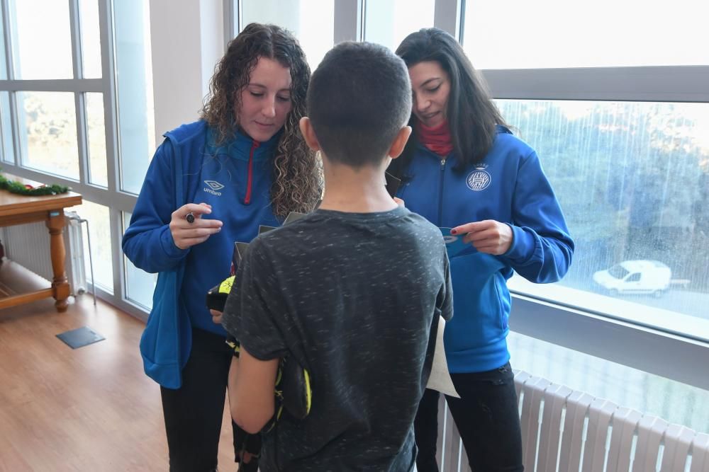 Visita del Girona FC als nens a l'hospital