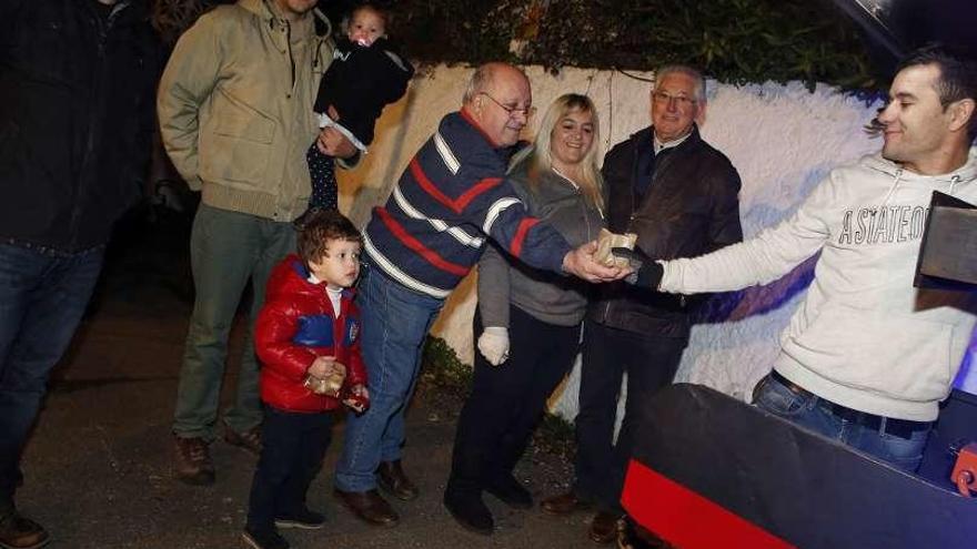 Las Chavolas celebra el último amagüestu de Castrillón