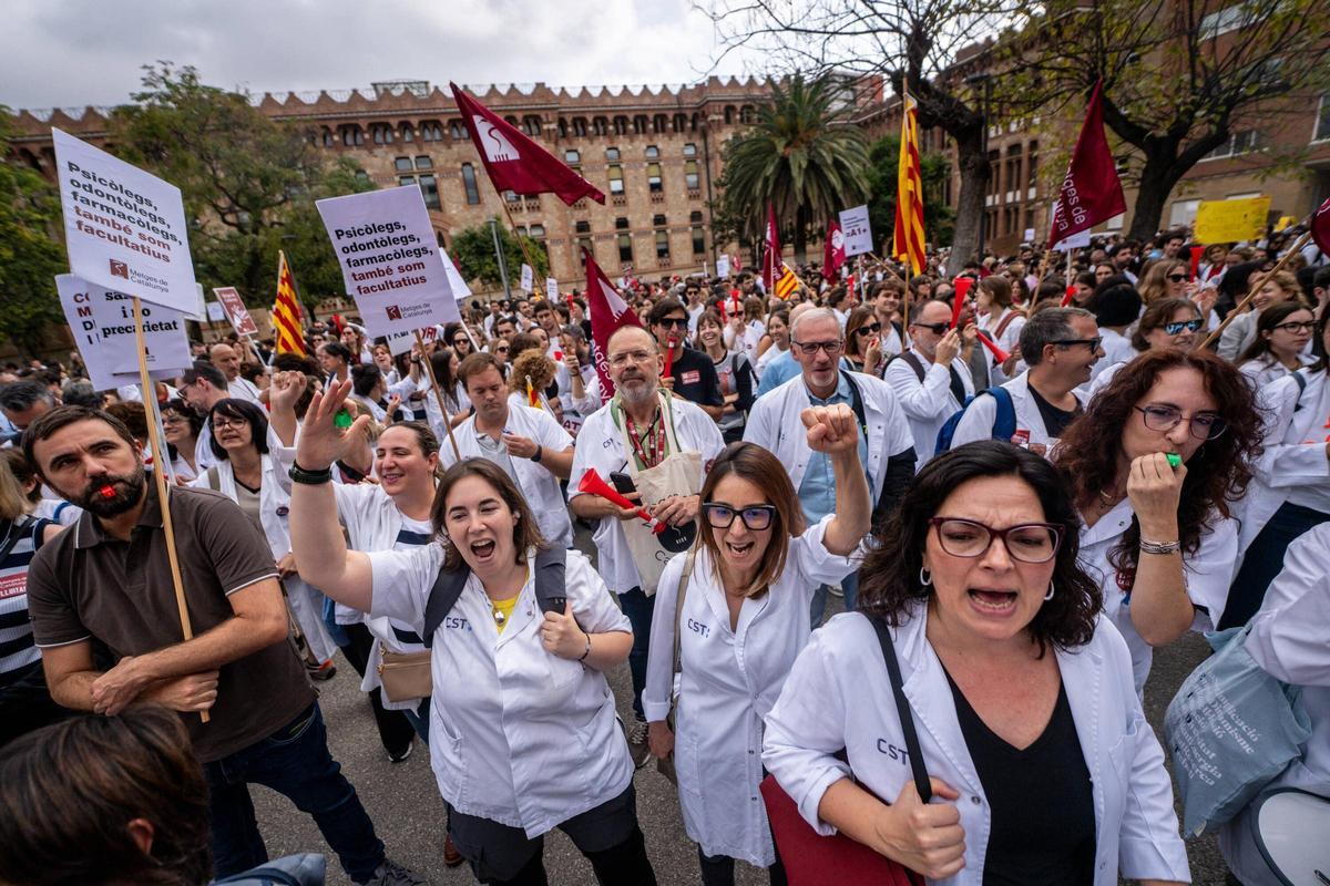 Manifestación de médicos ante la Conselleria de Salut este viernes en Barcelona.