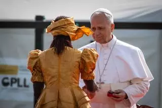 Así ha sido el encuentro del papa León XIV con migrantes de Las Raíces