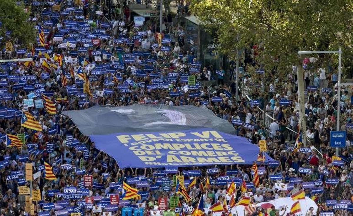 Medio millón de personas llenan el centro de Barcelona con su clamor antiterrorista