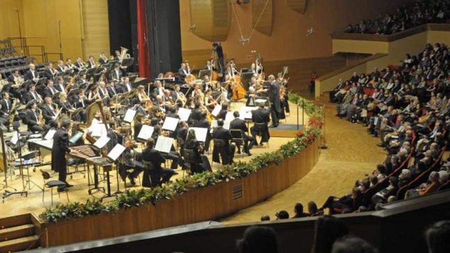 La Orquesta Sinfónica de Galicia, ayer, en el Palacio de la Ópera. / 13fotos