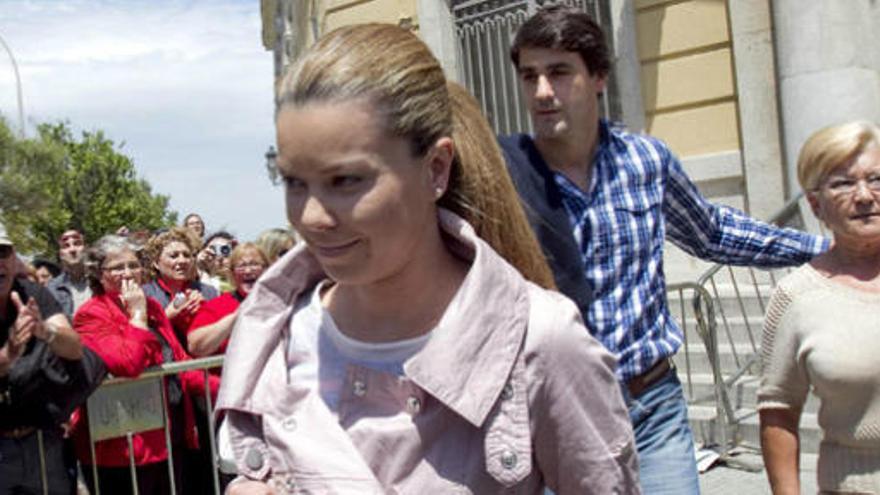 María José Campanario junto a su madre y su marido, Jesulín de Ubrique.