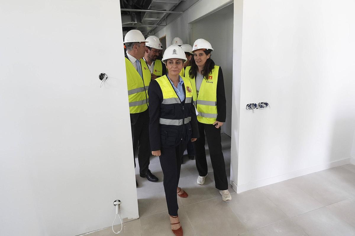 Les imatges de la visita de la ministra d'Habitatge a les obres de pisos protegits a Domeny