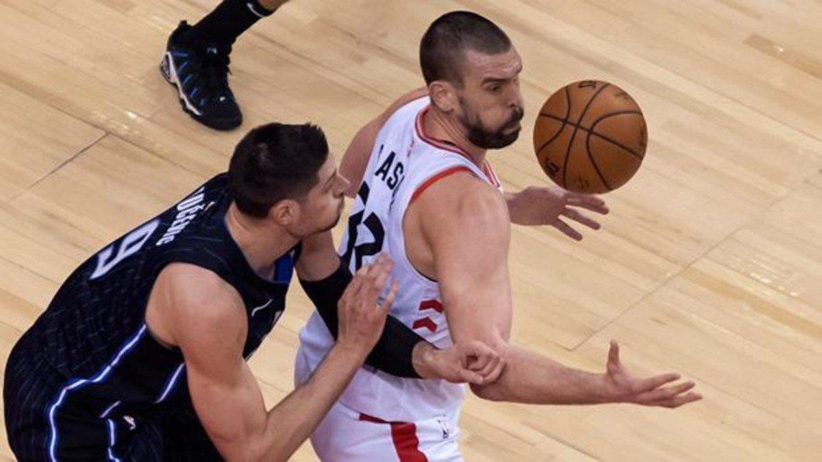 D.J. Augustin anotó la canasta de la victoria