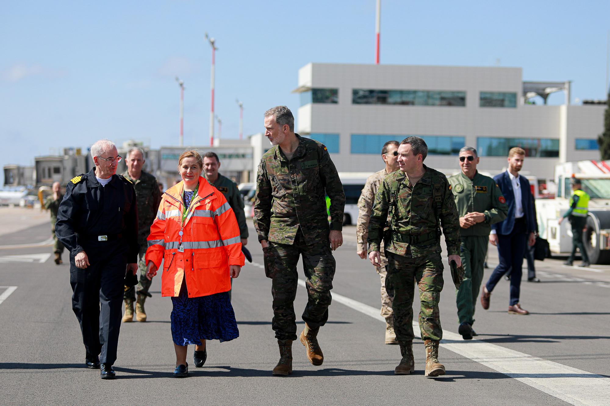 Mira aquí todas las fotos de la visita del Rey a las maniobras militares de Ibiza