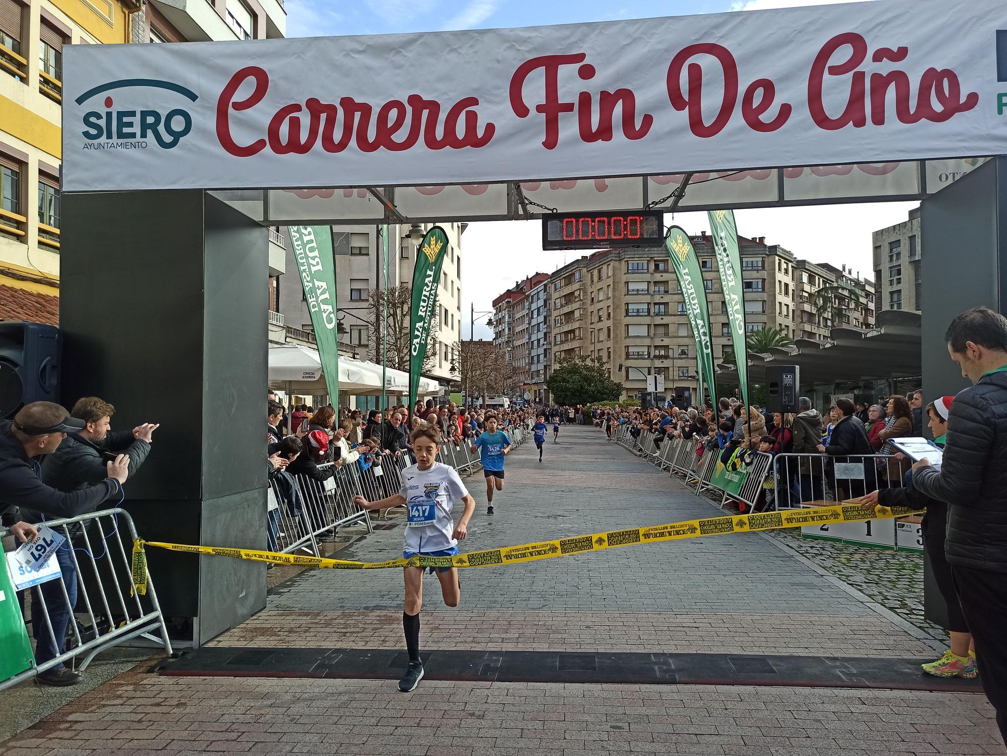 Casi 1.500 participantes disputan la carrera de Fin de Año de Pola de Siero