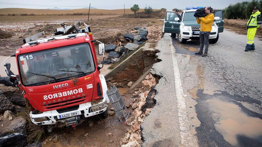 Imagen del camión en el que iba el bombero que falleció.