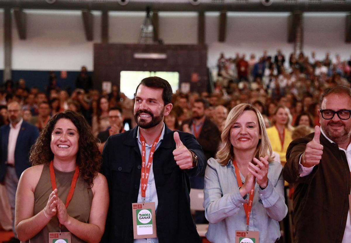 El PSOE aúpa a Cotrina y exhibe unidad para "volver a ganar" en Extremadura