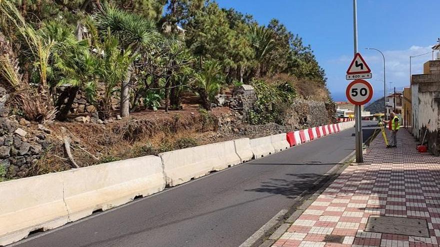 La zona donde se repara el muro de la carretera TF-333, en La Montaña, en Los Realejos