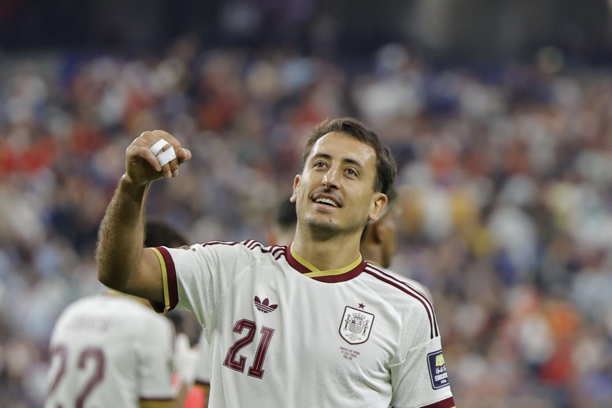 Oyarzabal celebra su gol contra Francia