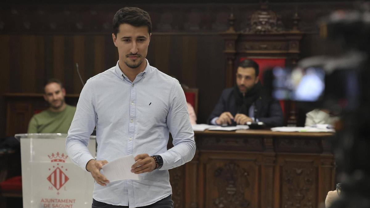 El concejal de Innovación, Toni Iborra, en un reciente pleno de Sagunt.