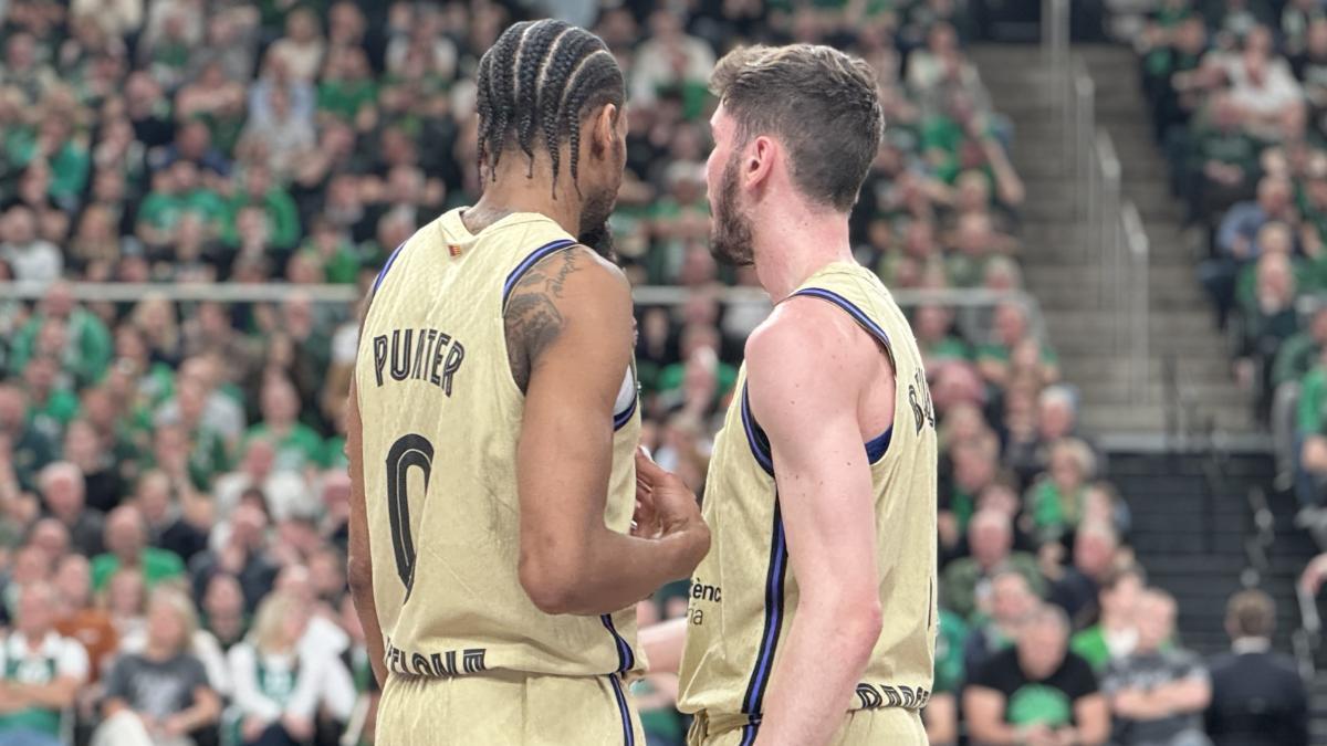 Kevin Punter, junto a Darío Brizuela