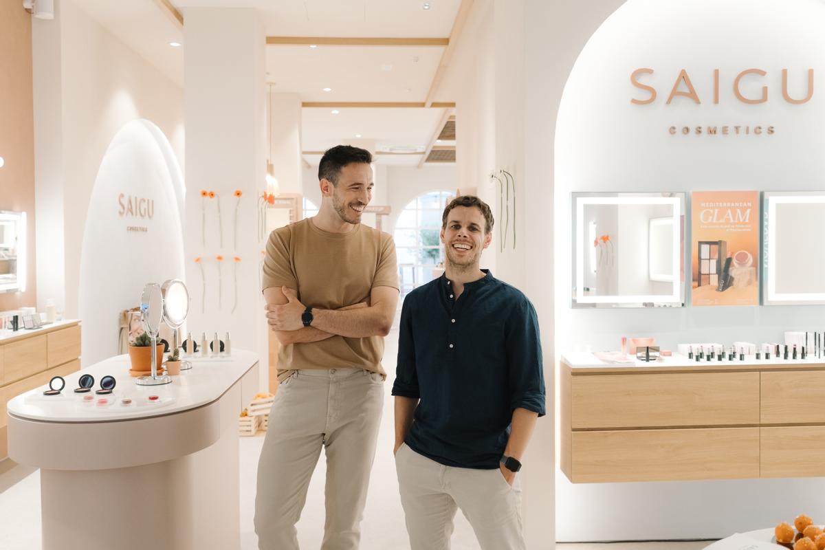 Gerard Prats Robert, fundador y COO (izq) y David Hart Socias, fundador y CEO (dcha), de Saigu Cosmetics.