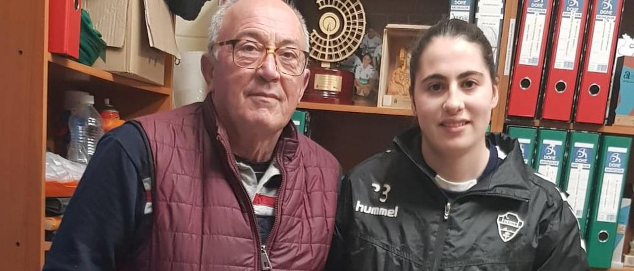 Clara Gascò, junto a Pepe Díaz Guilabert, miembro de la junta directiva