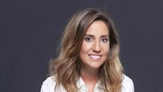 Ángela Banzas en Elche: «Cuando tienes una sociedad que siente miedo, es manipulable y hay muchos intereses detrás»