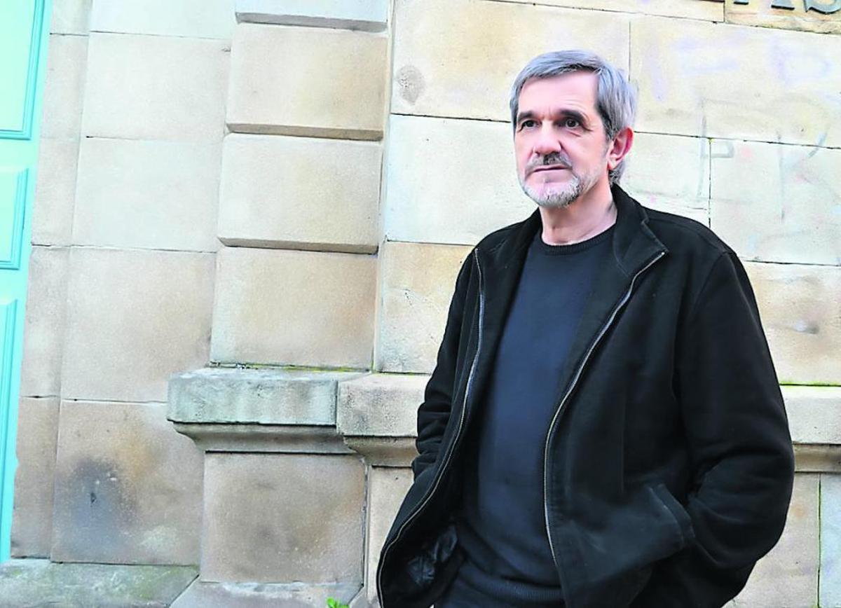 El realizador coruñés Teo Manuel Abad, que hoy emite su trabajo audiovisual en Vilagarcía. // FdV
