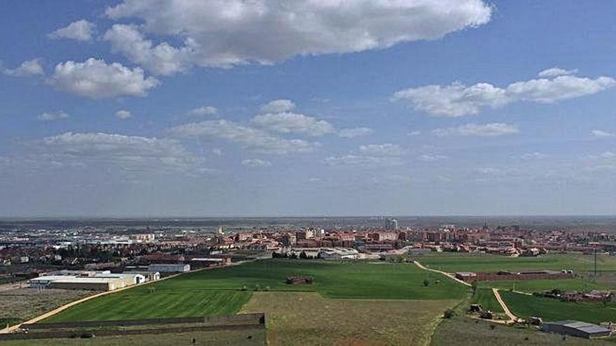 Vista aérea de Benavente tomada desde el noroeste del término municipal A. G.